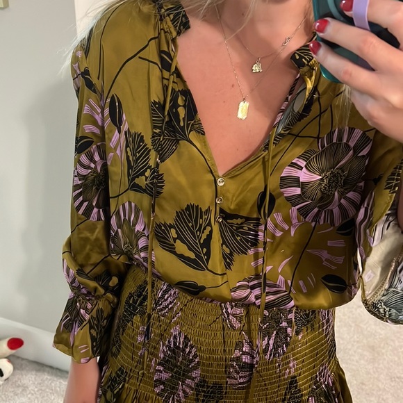 Silk dress - Picture 2 of 3